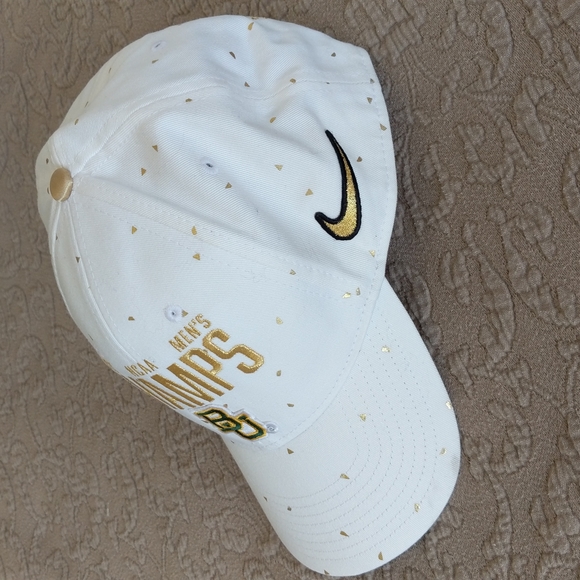 Nike 2021 NCAA Men's Champs Final Four White Gold Cap - Picture 2 of 9